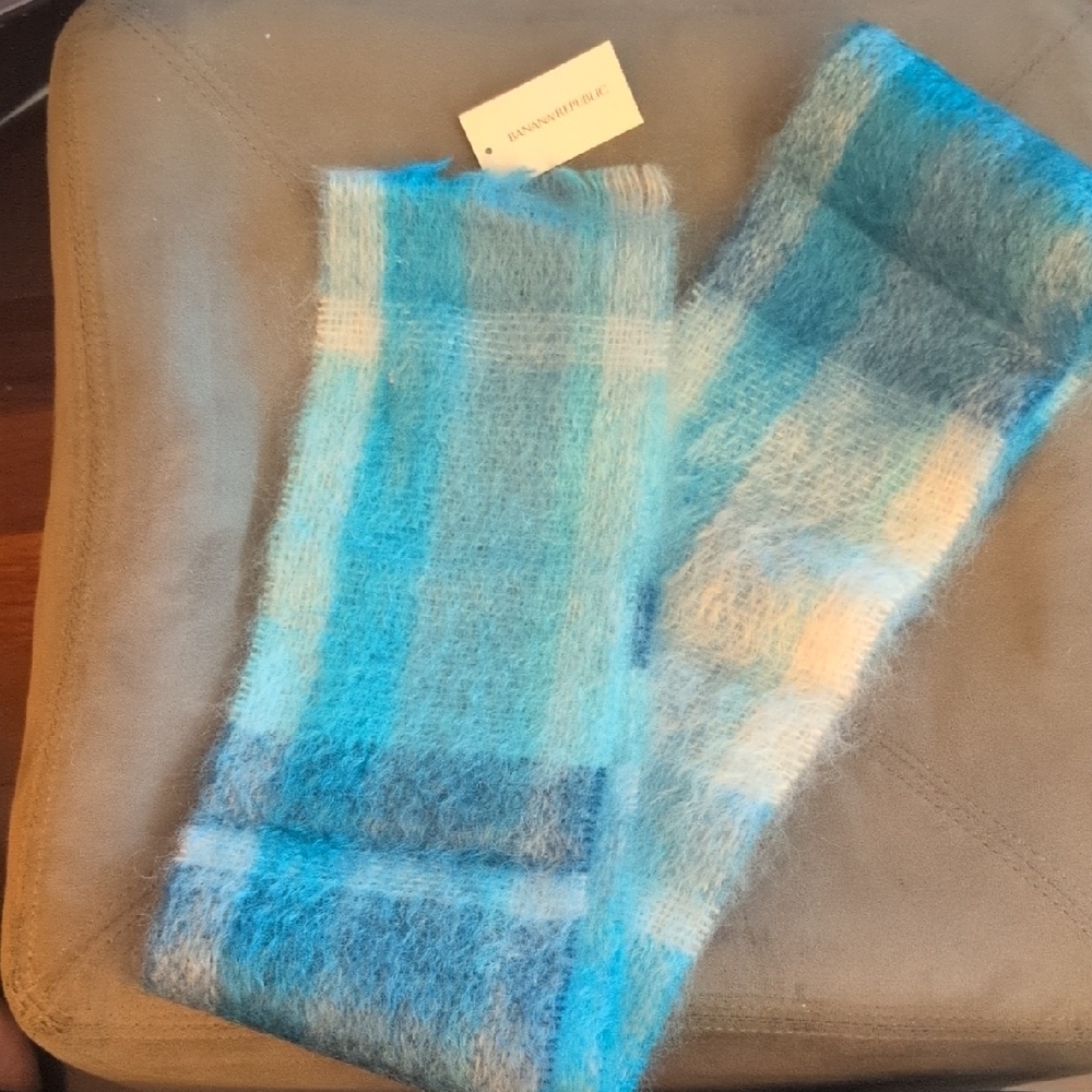 Vintage Banana Republic Plaid Wool Scarf, Made In Scotland, '04 Holiday